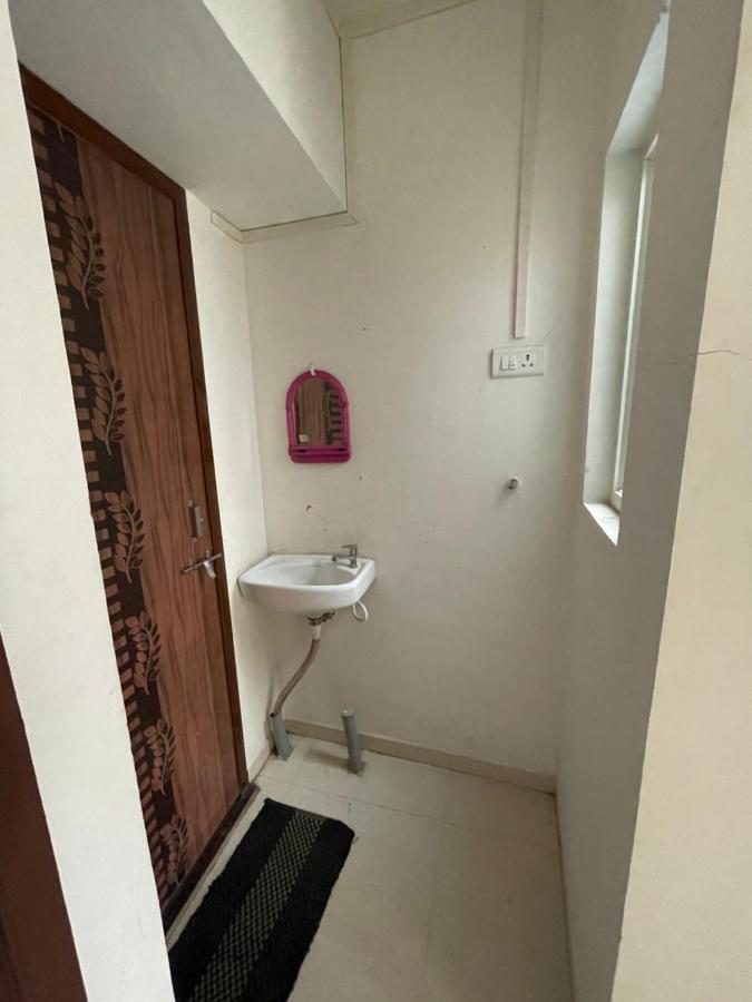 Shree Sadguru Krupa Yatri Niwas Kolhapur Exterior foto